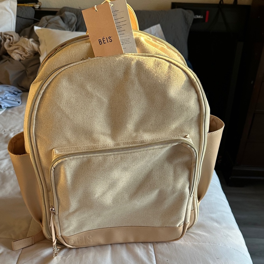 NWT Beis The Travel Backpack